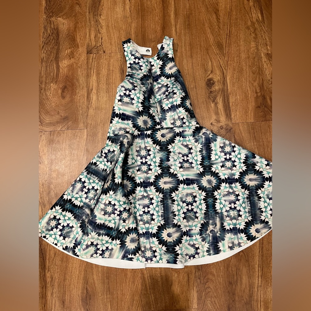 3/$15 
Silence + Noise Blue Geometric Racerback Scuba A-line Dress Medium